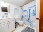 Shared Upstairs Bathroom in Waterville Estates Private Home